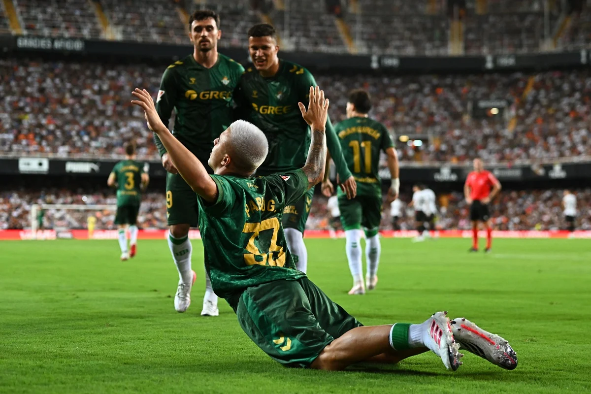 Betis acertó una y le ganó a Valencia en Mestalla