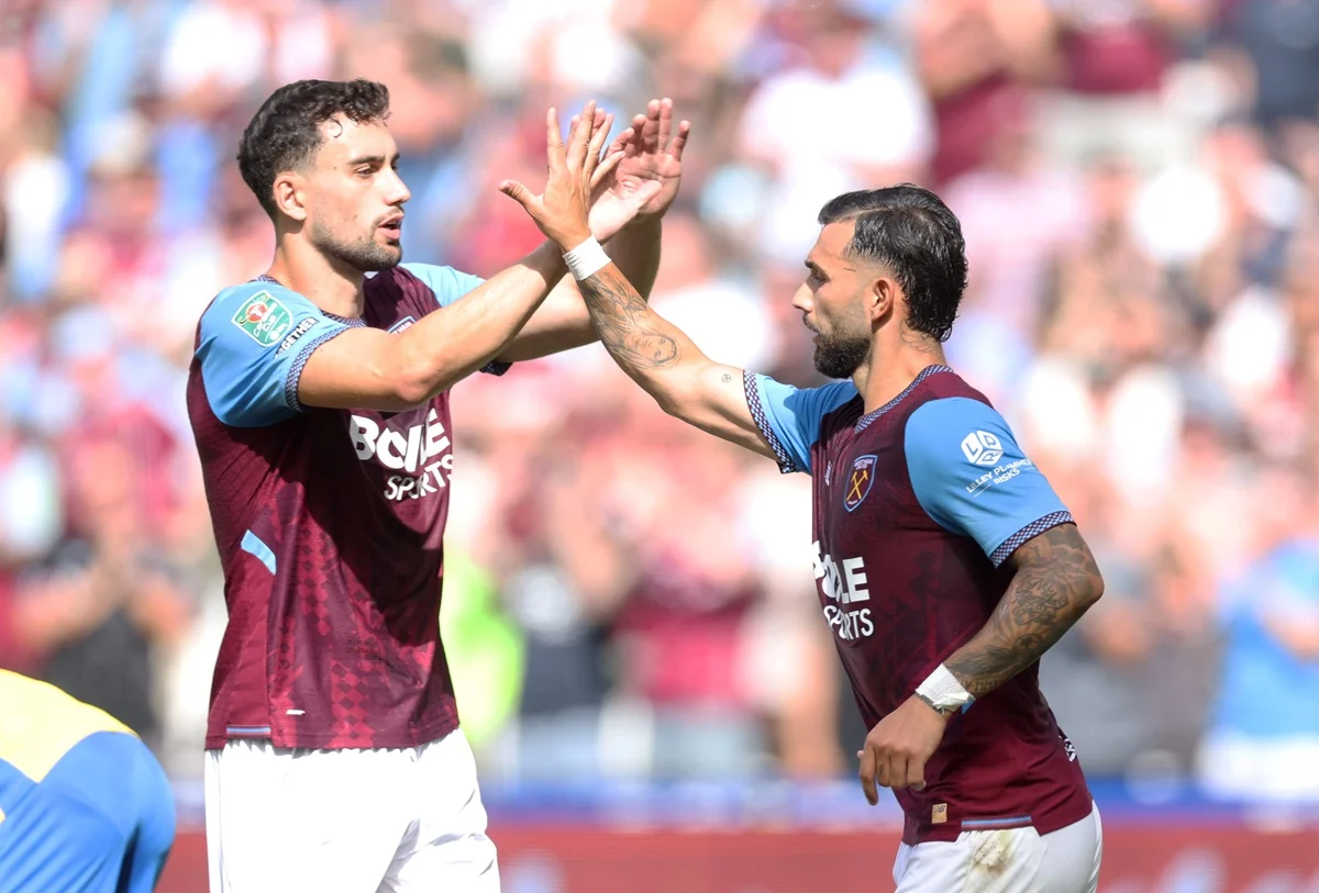 Taty Castellanos facturó un doblete por EFL Cup con West Ham