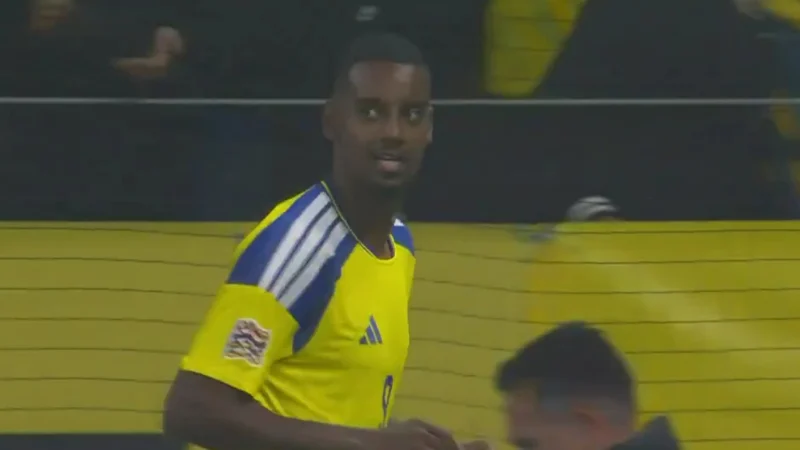 Alexander Isak y Victor Gyokeres lideraron con goles el debut triunfal de Suecia en Nations League