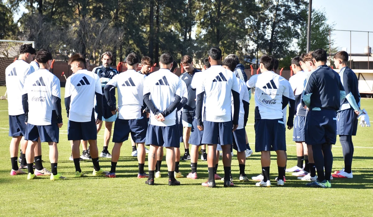 Argentina recibe a Paraguay con Ian Subiabre como titular