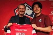 Ayase Ueda debutó con gol para Lille y orgullo para Japón