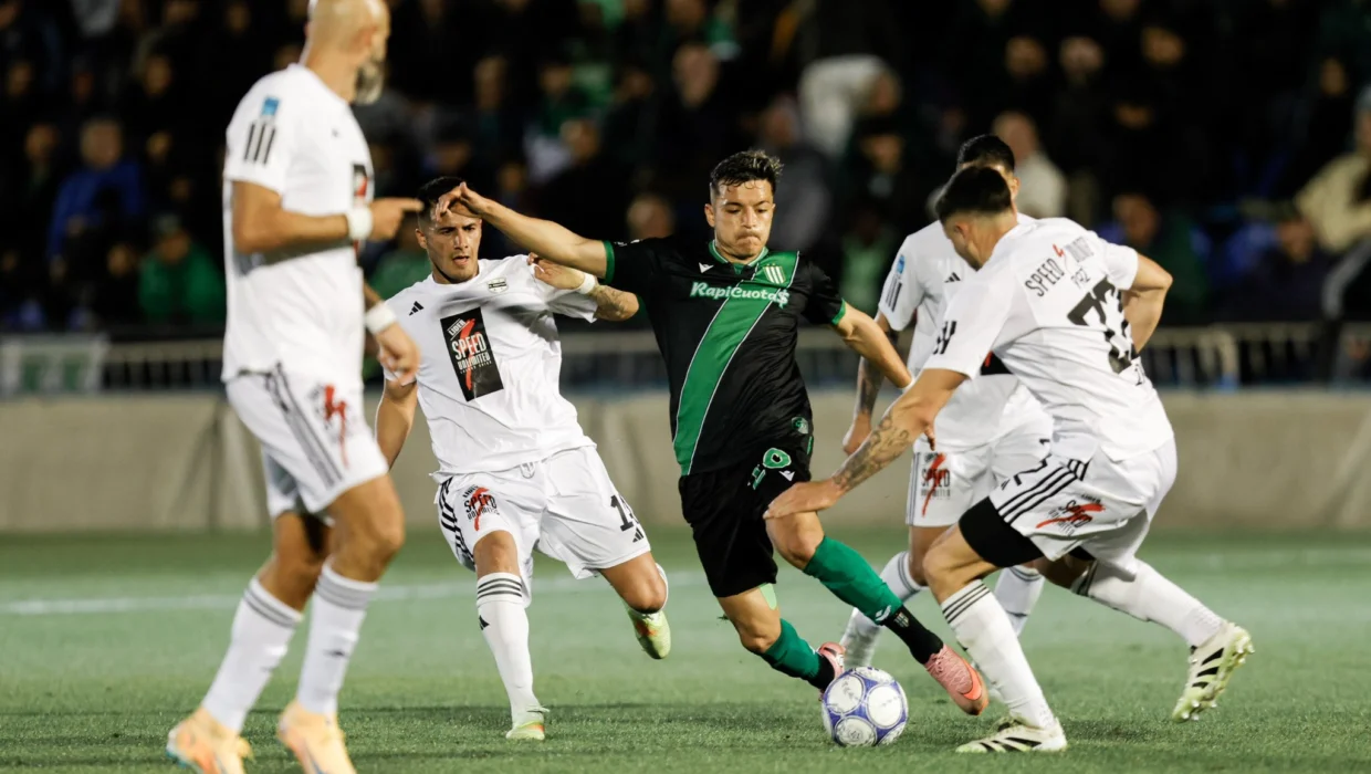 Banfield eliminó por penales a Deportivo Riestra y es el primer semifinalista de la Copa Argentina