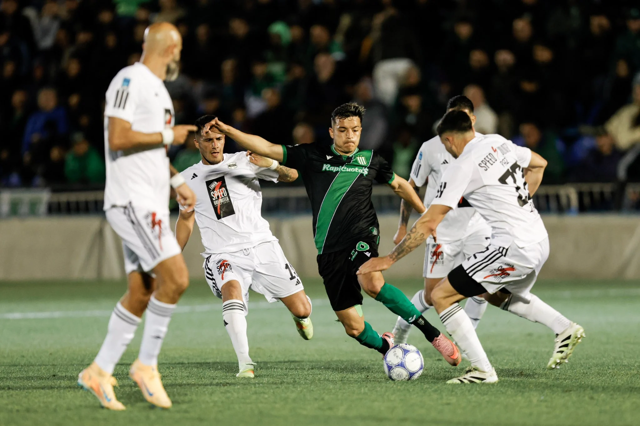 Banfield eliminó por penales a Deportivo Riestra y es el primer semifinalista de la Copa Argentina