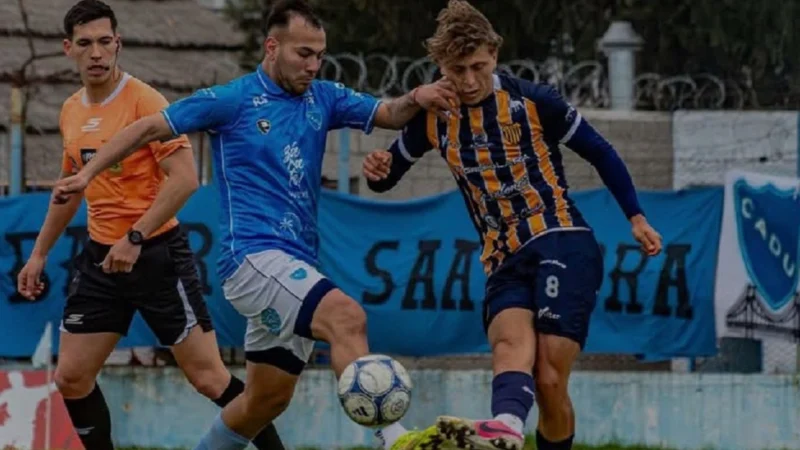 Defensores Unidos goleó a Dock Sud en el final y toma aire en la lucha por la permanencia de la Primera B