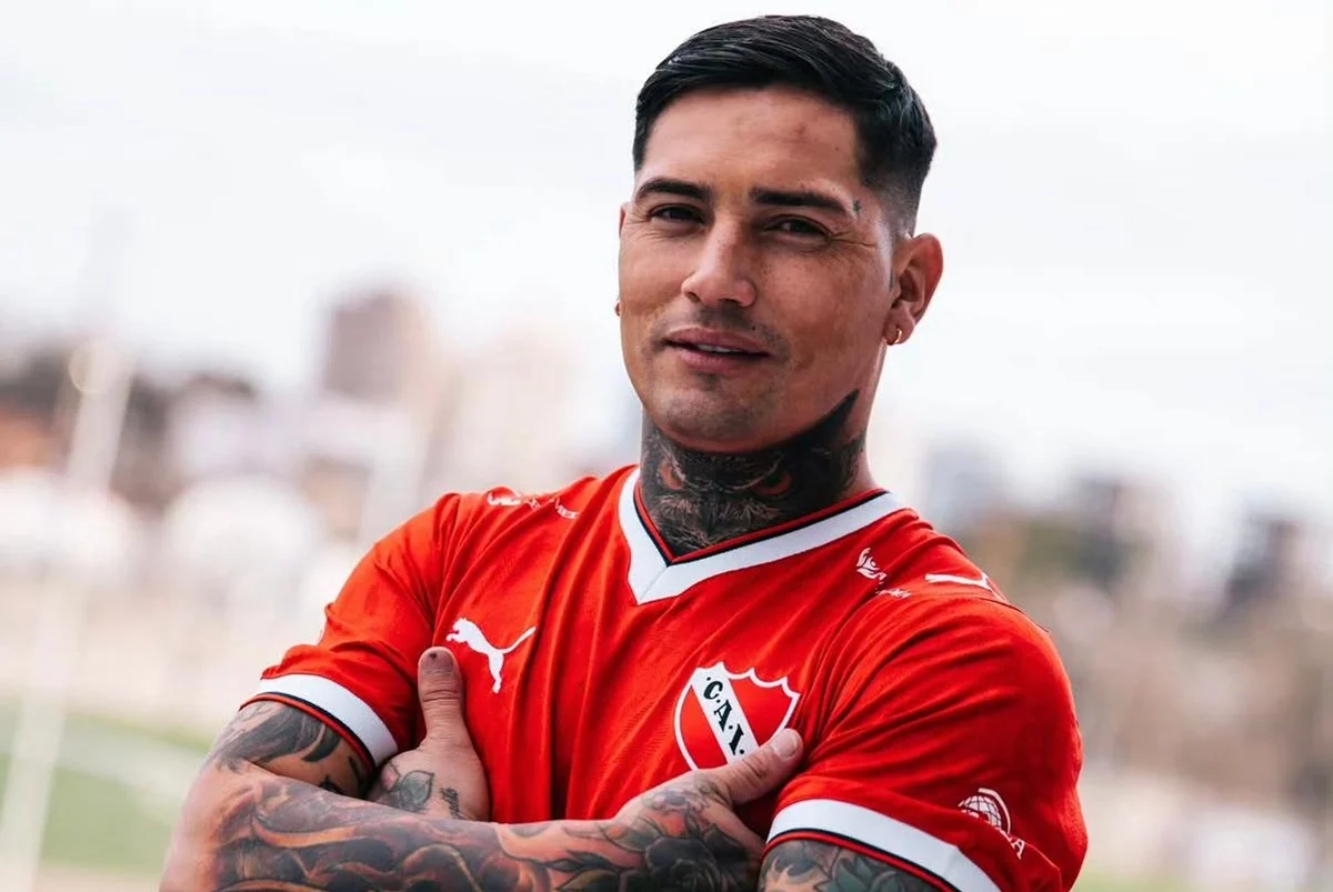 Chimy Ávila se lesiono y debió ser reemplazado en Independiente en solo 20 minutos