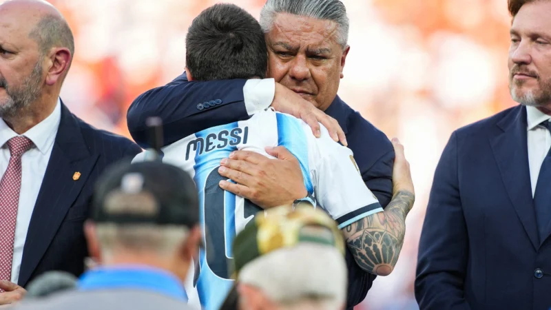Claudio Tapia dio detalles de la invitación a Lionel Messi para su último partido con la Selección Argentina