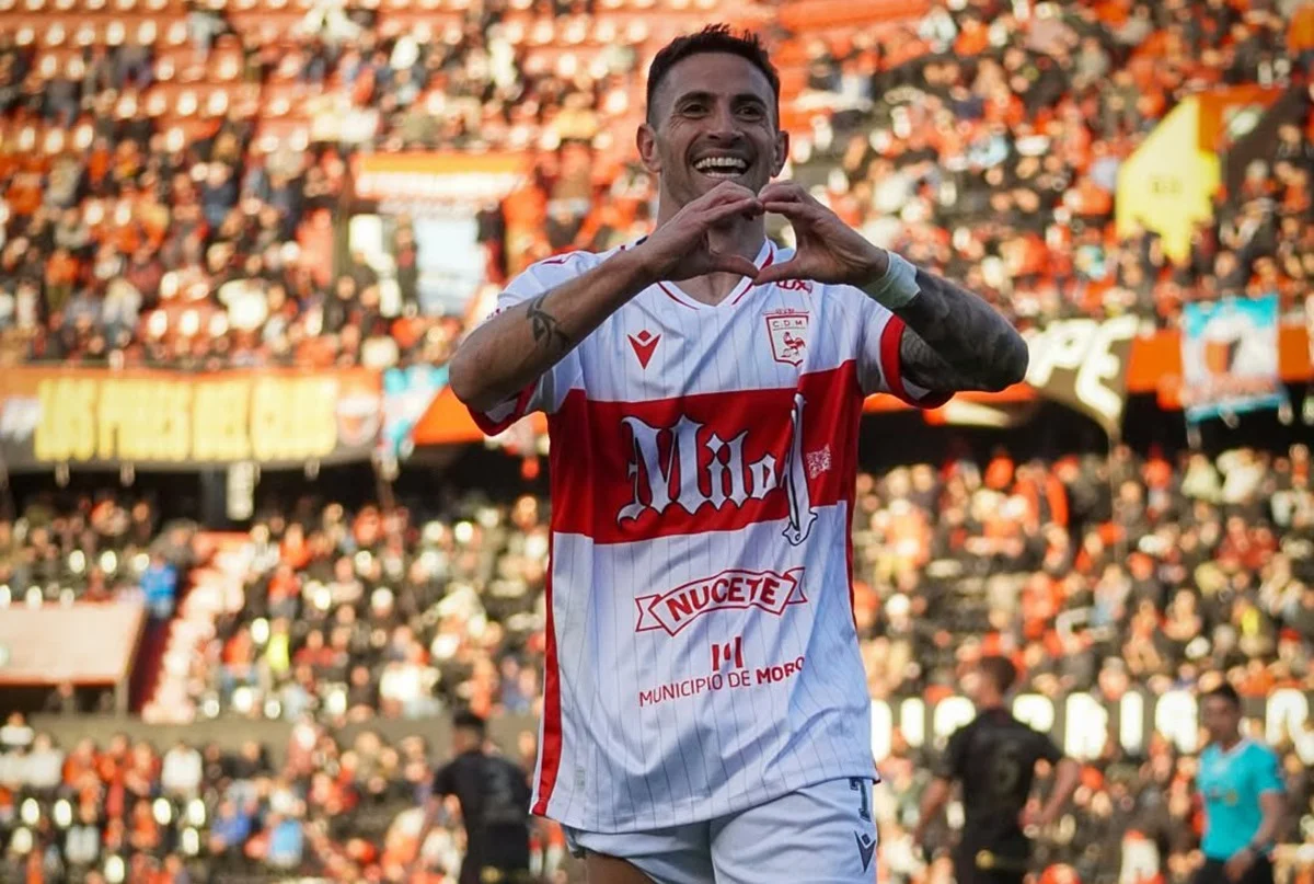 Morón le ganó una final a Colón y quedó a dos de Ferro