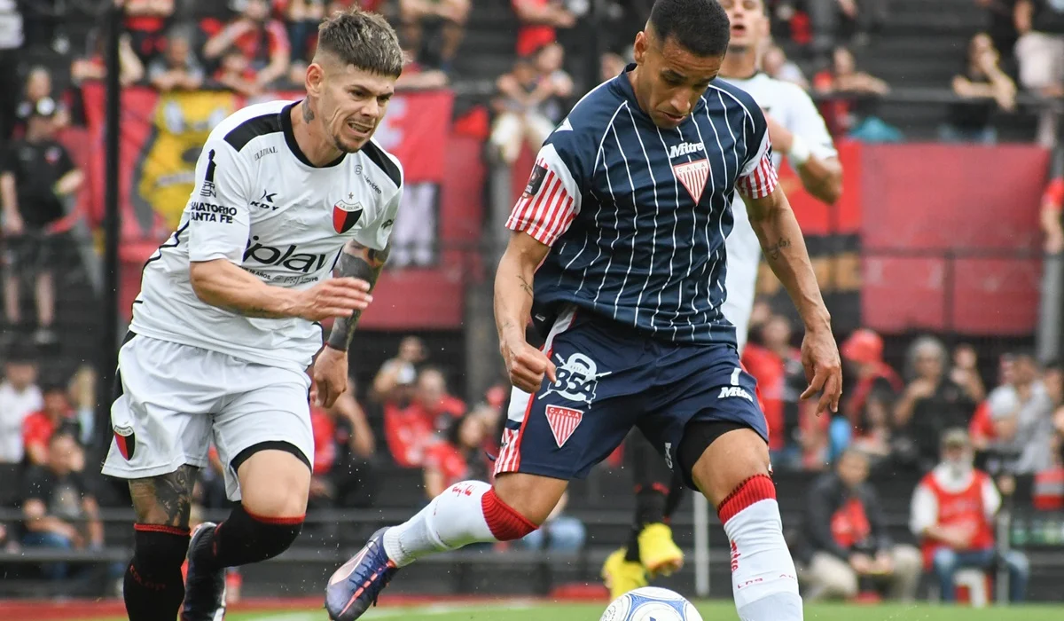 Colón volvió al triunfo y goleó a Los Andes en Santa Fe
