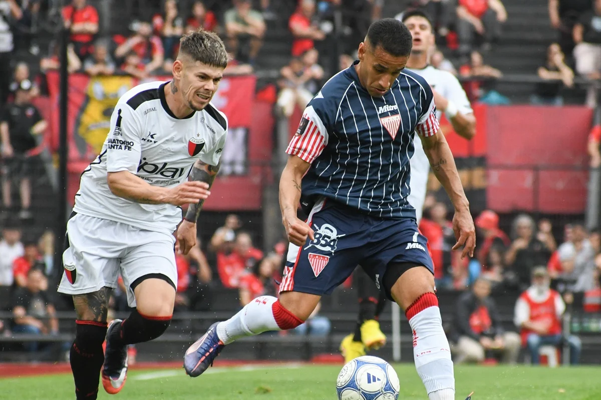Colón volvió al triunfo y goleó a Los Andes en Santa Fe