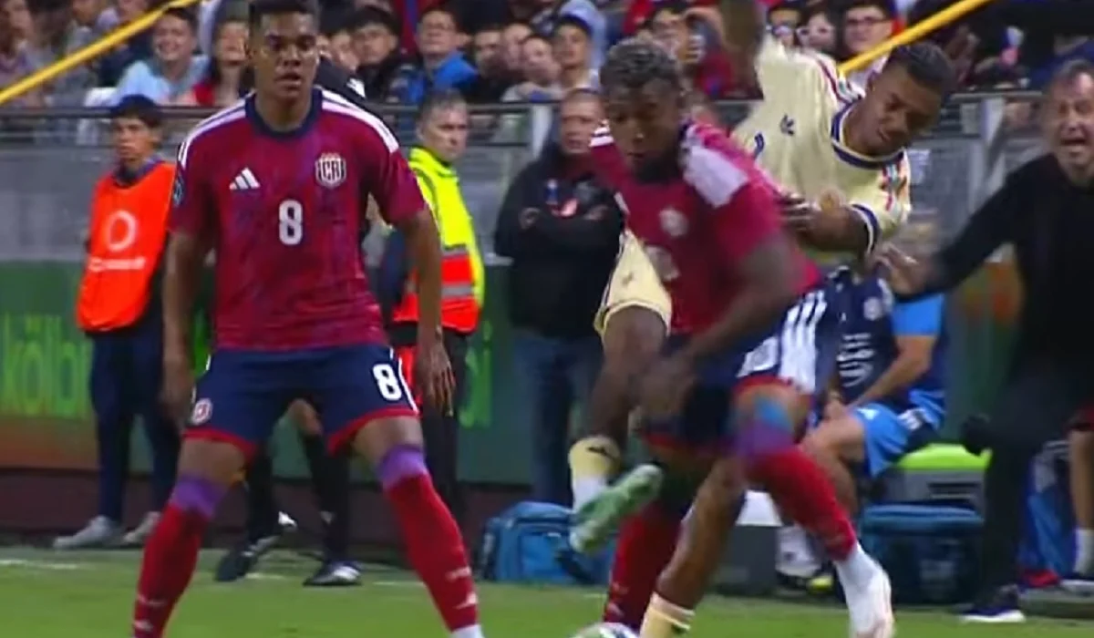 Costa Rica golea a Curazao por 3 a 0 en apenas 45 minutos