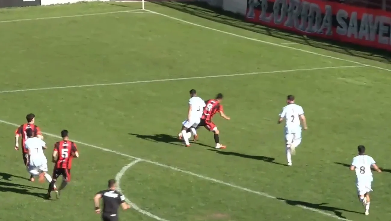 Polémico penal para Defensores de Belgrano ante Racing de Córdoba en la Primera Nacional