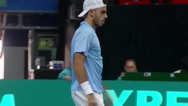 Francisco Cerúndolo necesitó 28 minutos para ganar 6-0 el primer set de Argentina vs Turquía en Copa Davis