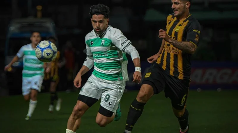 Ferro empató con Mitre y volvió a dejar puntos en la cima