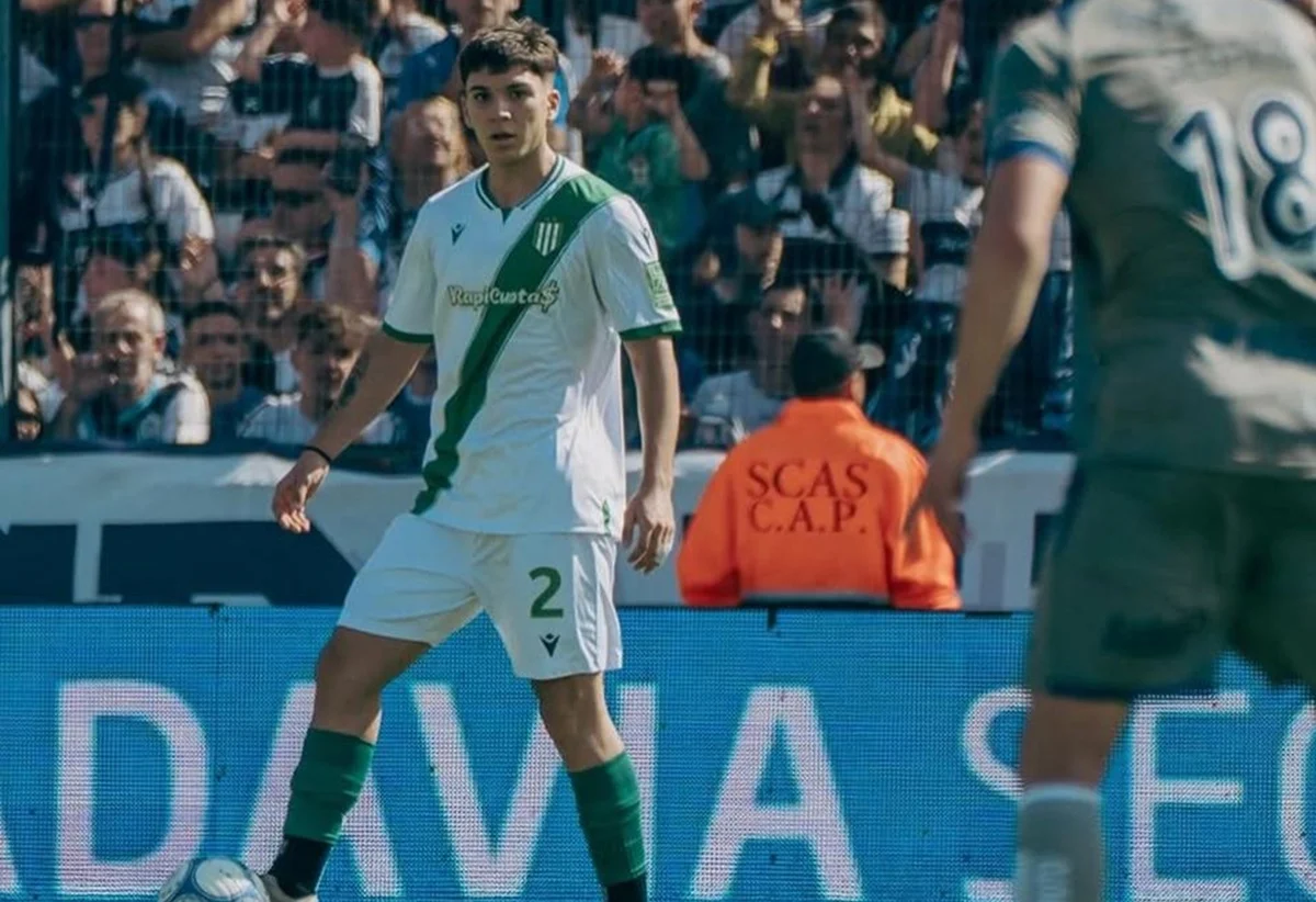 Banfield le empató a Gimnasia La Plata con un golazo agónico de Zalazar