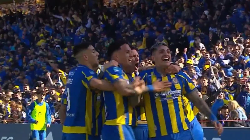 Ávila abrió la cuenta en el clásico con un misil inatajable