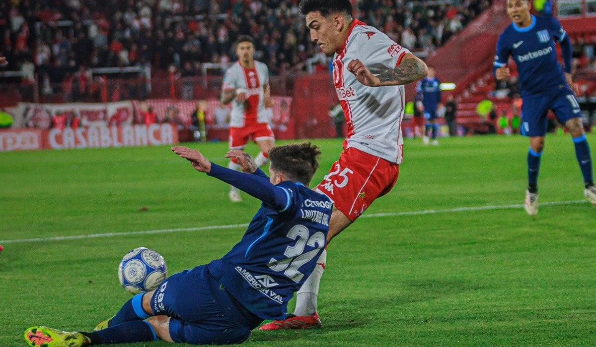 Huracán profundizó la crisis de Racing y le ganó en el Ducó