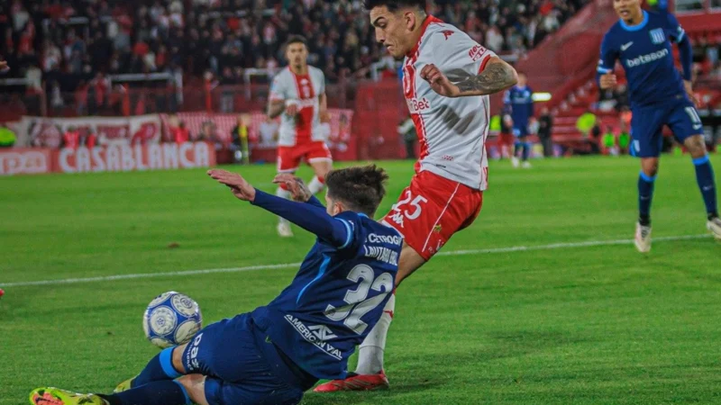 Huracán profundizó la crisis de Racing y le ganó en el Ducó