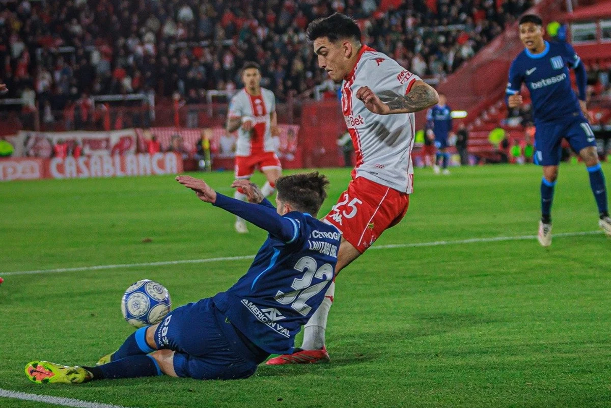 Huracán profundizó la crisis de Racing y le ganó en el Ducó