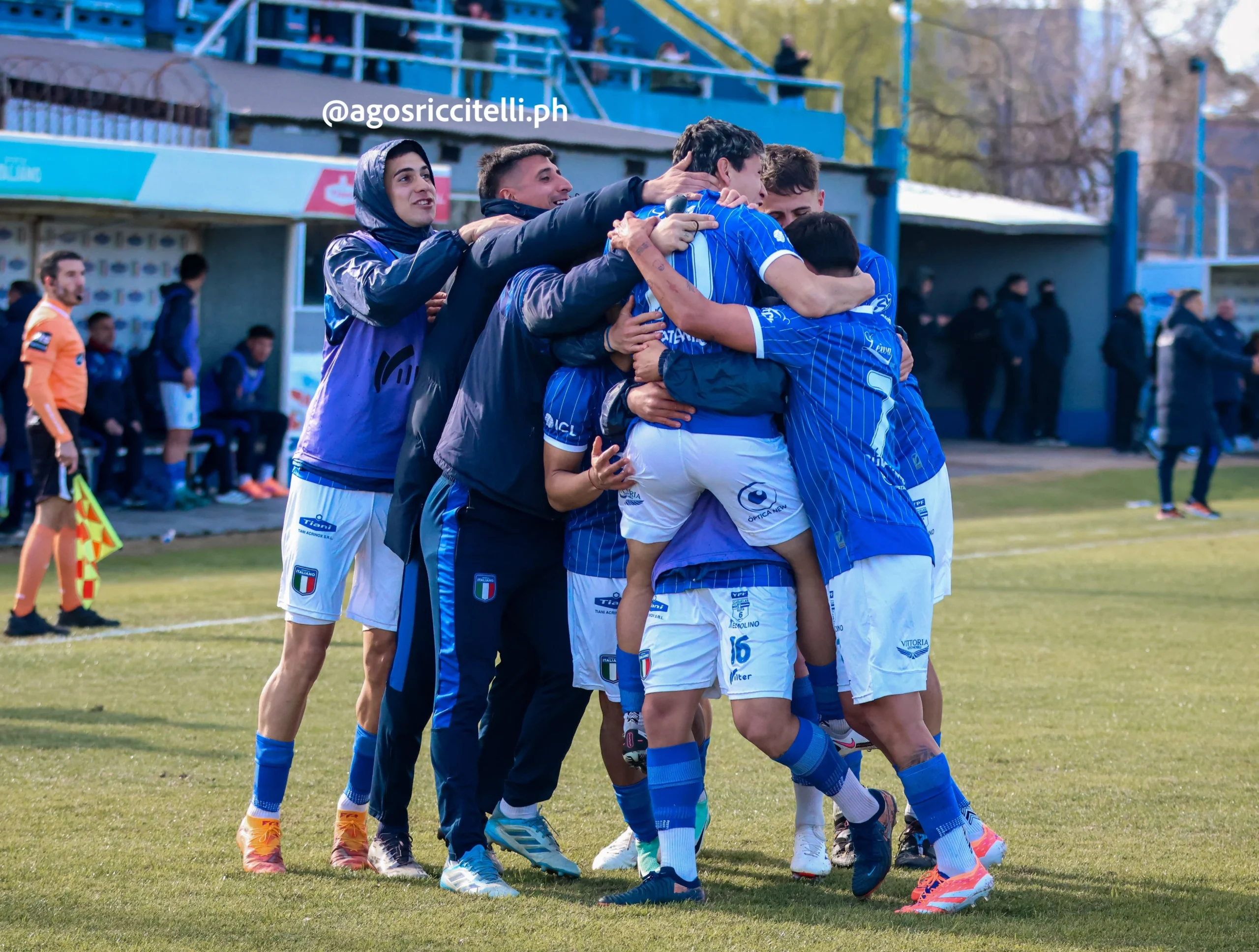 Sportivo Italiano le ganó a Flandria y sigue prendido arriba en la Primera B