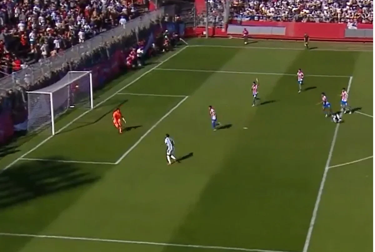 Jainikoski se perdió un gol increíble para Argentina ante Paraguay