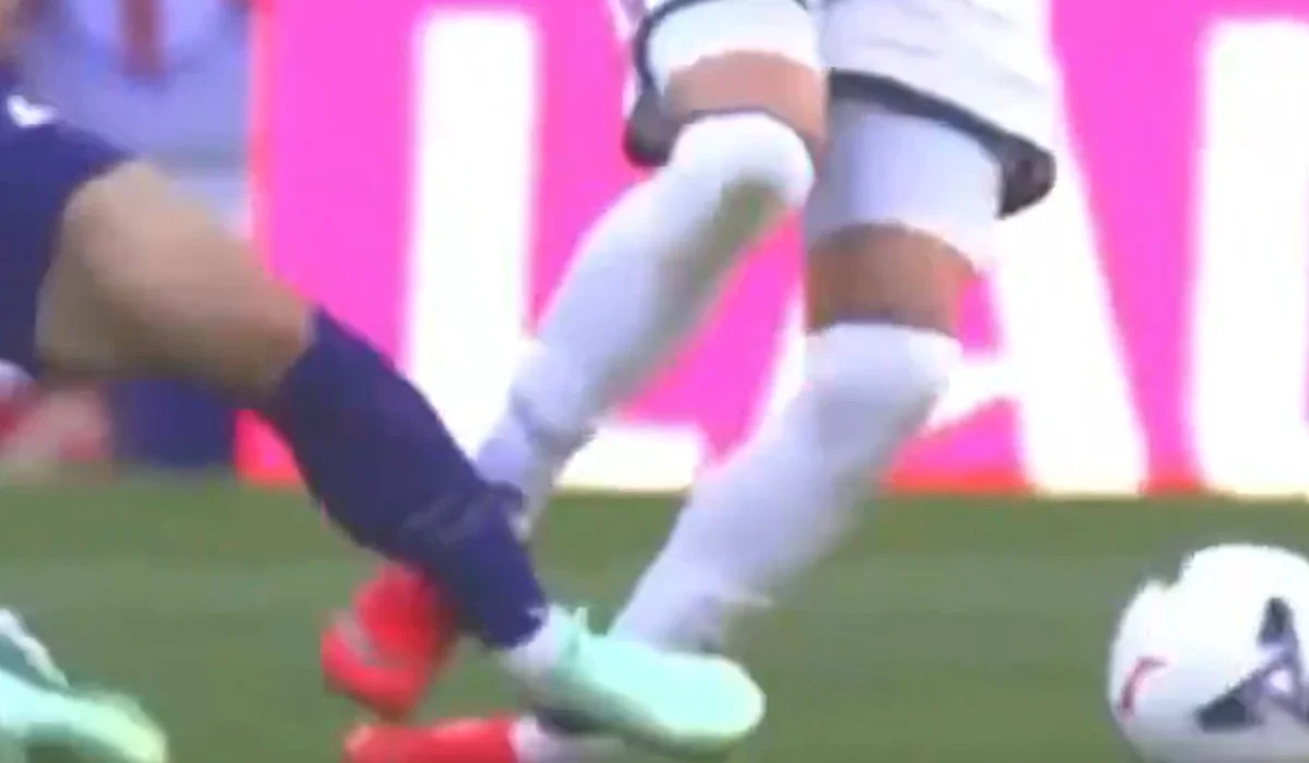 ¿Era roja para Kang-In Lee por la patada a Federico Valverde?