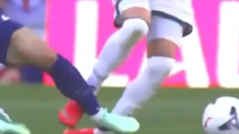 ¿Era roja para Kang-In Lee por la patada a Federico Valverde?