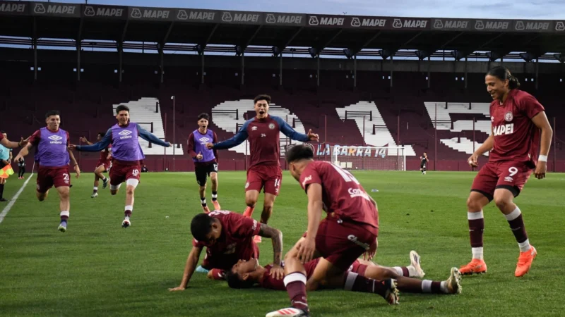 Lanús remontó en el final y se quedó con el clásico de reserva ante Banfield