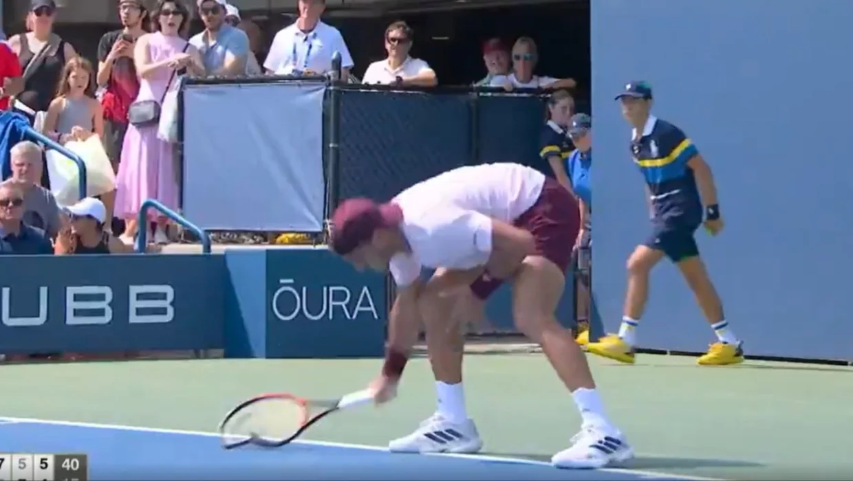 La frustración de Francisco Cerúndolo en el US Open 2026: destrozó su raqueta tras perder un set