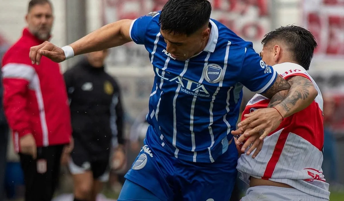 Godoy Cruz dio el golpe en Morón y dejó a Ferro como único líder