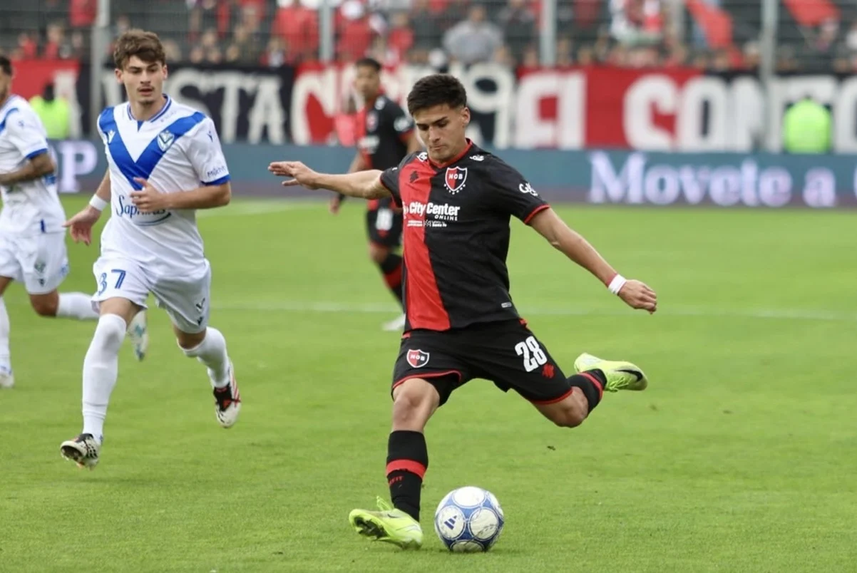 Newell´s tuvo premio al final y le empató a Vélez en el Coloso