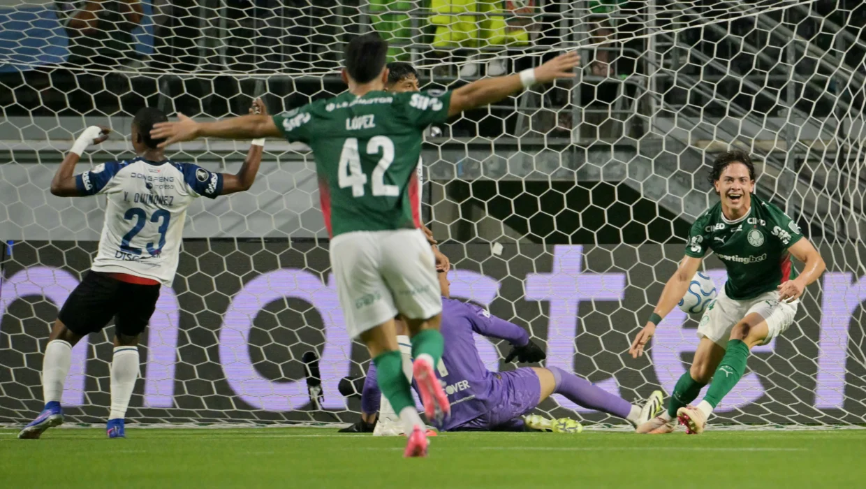 Con gol de Giay, Palmeiras se quedó con el duelo de ida ante Liga de Quito