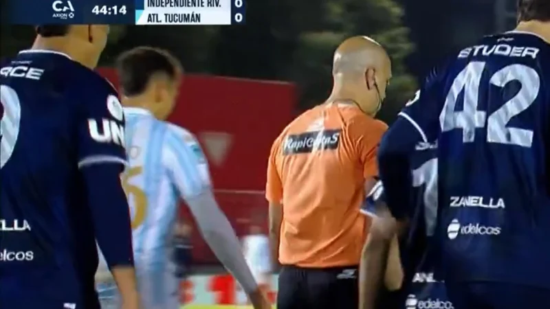 Súper polémico penal para Independiente Rivadavia ante Atlético Tucumán