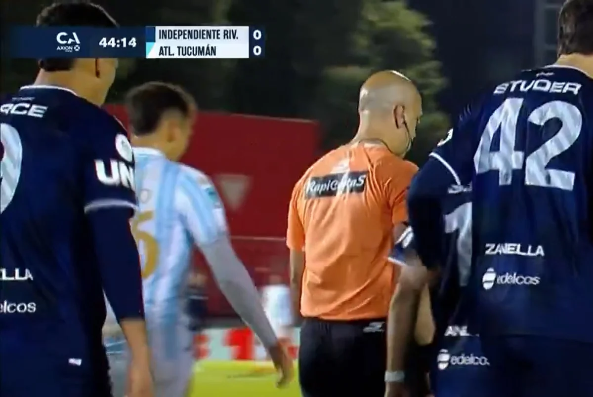 Súper polémico penal para Independiente Rivadavia ante Atlético Tucumán
