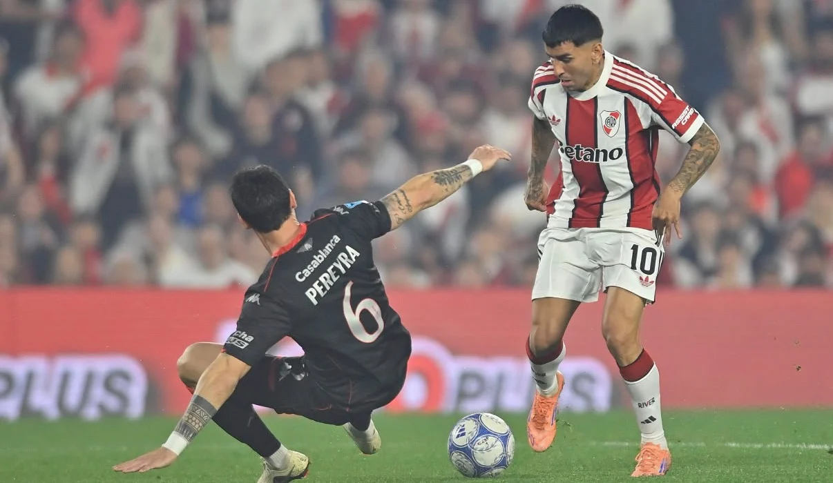 Huracán venció 2-1 a River en el Monumental y se acomoda en la zona B