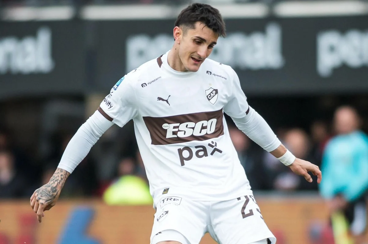 Alarmas en Platense por la posible lesión de Juan Saborido