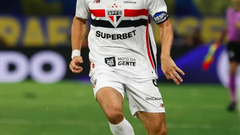 Jonathan Calleri se perderá la revancha ante Boca por acumulación de tarjetas amarillas