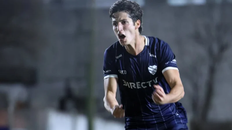 Uribelarrea reaccionó en la agonía ante Náutico Hacoaj y dejó la serie al rojo vivo