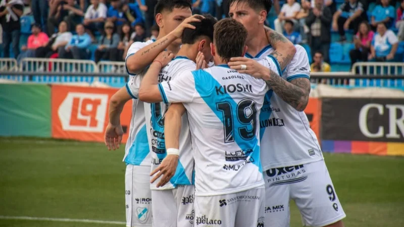 Temperley se impuso ante Almagro y alcanzó parcialmente a Tristán Suárez en la cima