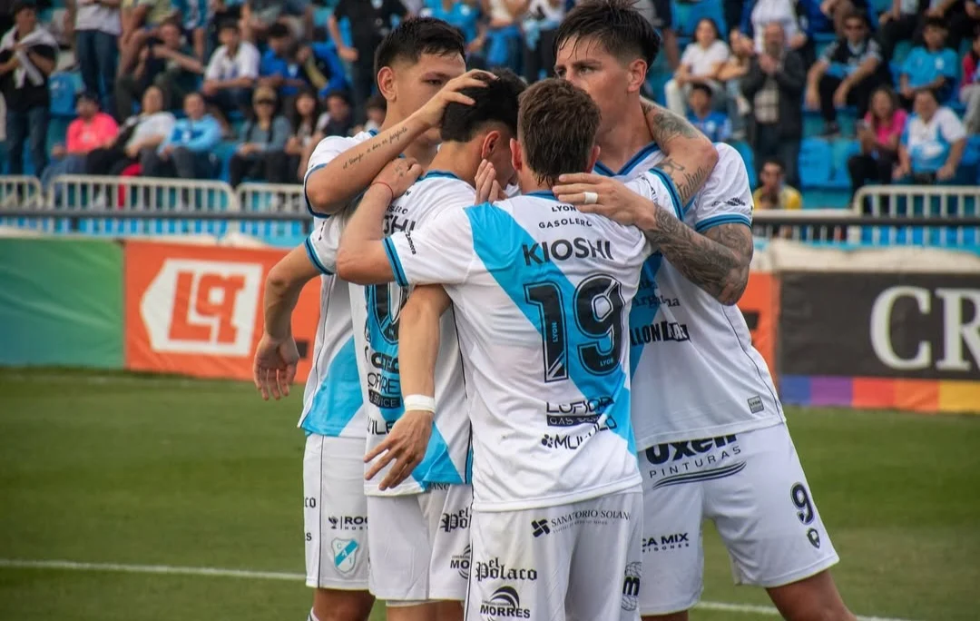 Temperley se impuso ante Almagro y alcanzó parcialmente a Tristán Suárez en la cima