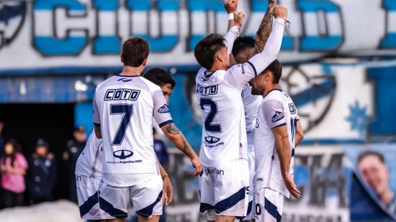 Tristán Suárez sigue soñando con el ascenso: importante triunfo como visitante ante Midland