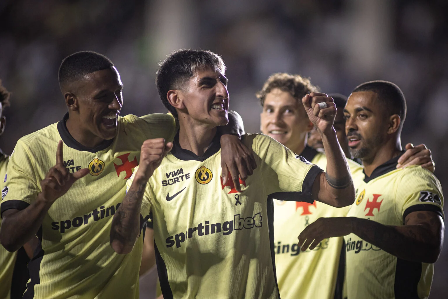 Vasco da Gama, próximo rival de Boca en Copa Sudamericana, aplastó a Coritiba y dejó la zona de descenso en el Brasileirao