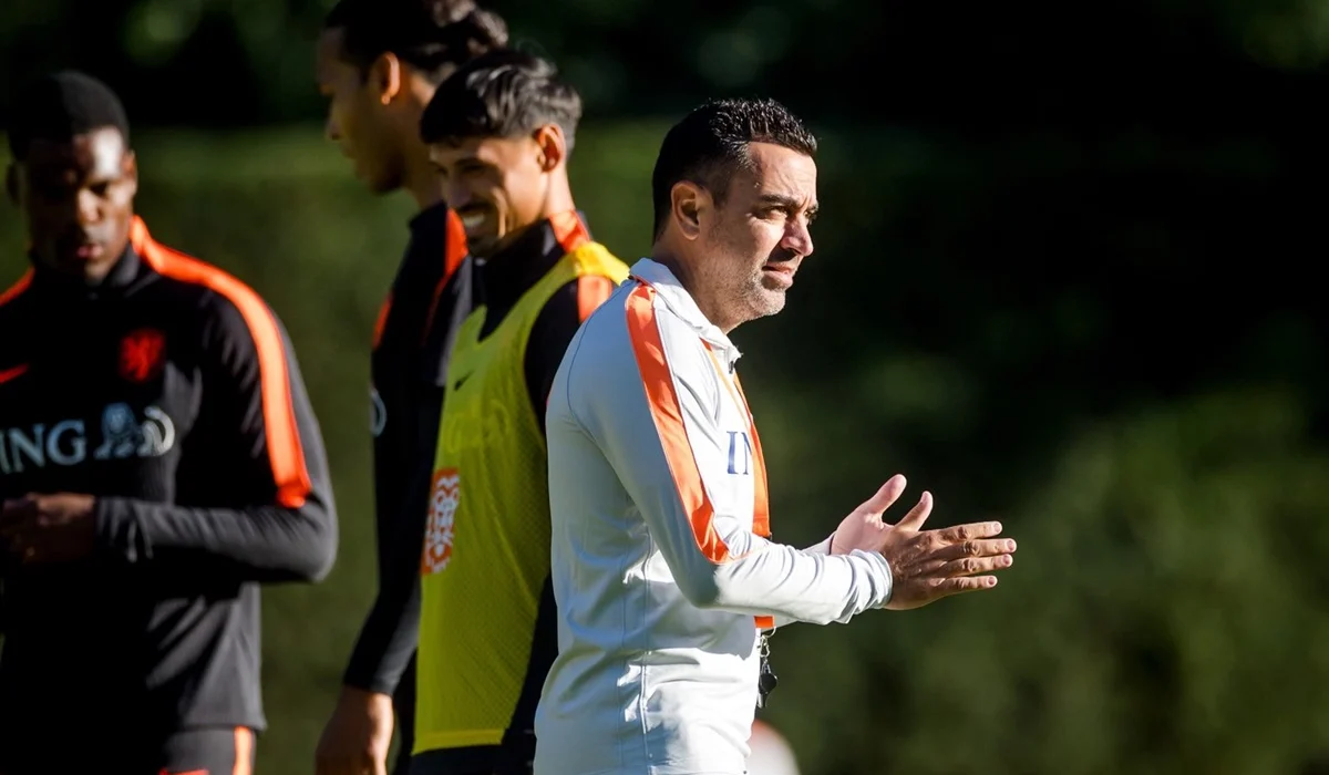 Así es el primer once titular de Xavi en Países Bajos