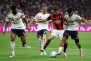 Milan goleó a Lecce y quedó a dos de los líderes