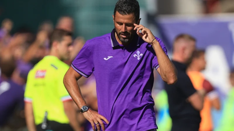 Fabio Grosso dejó de ser el entrenador de Fiorentina este domingo