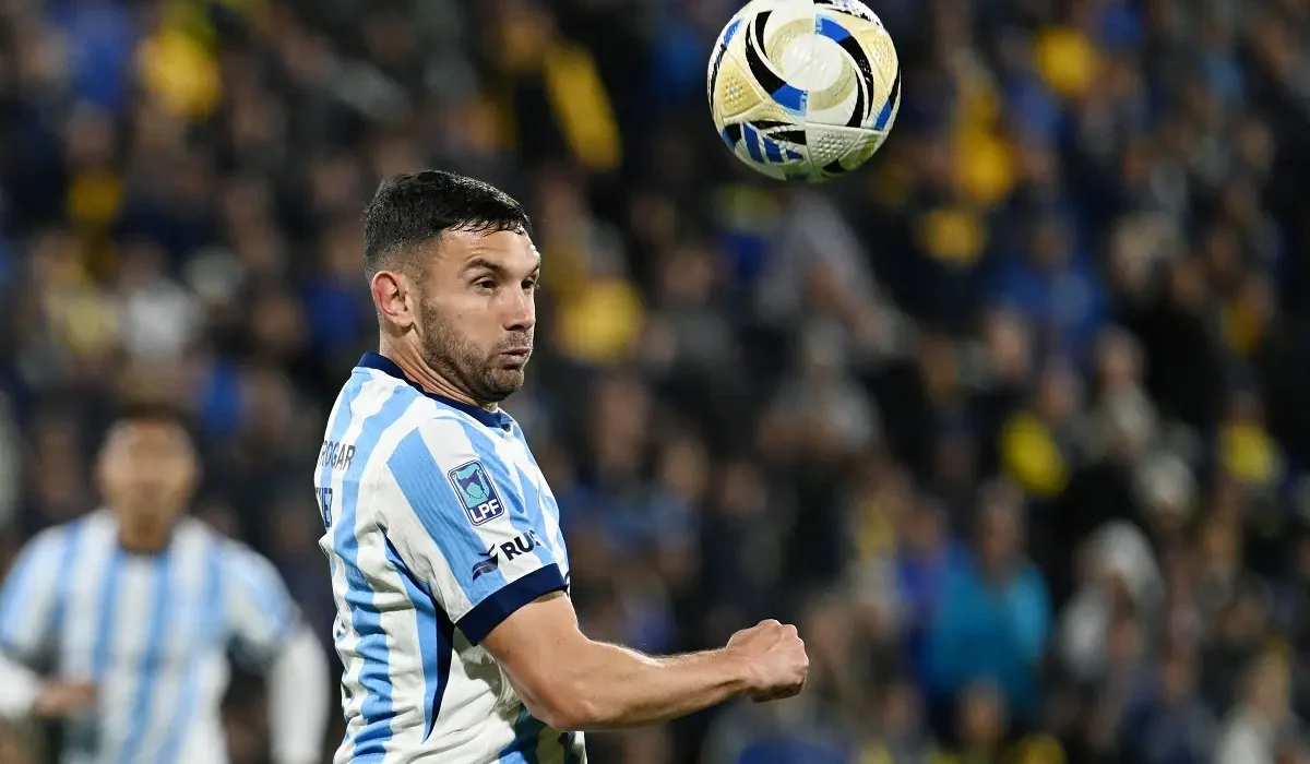 Maravilla Martínez marcó el segundo para Racing con un golazo de volea ante Boca
