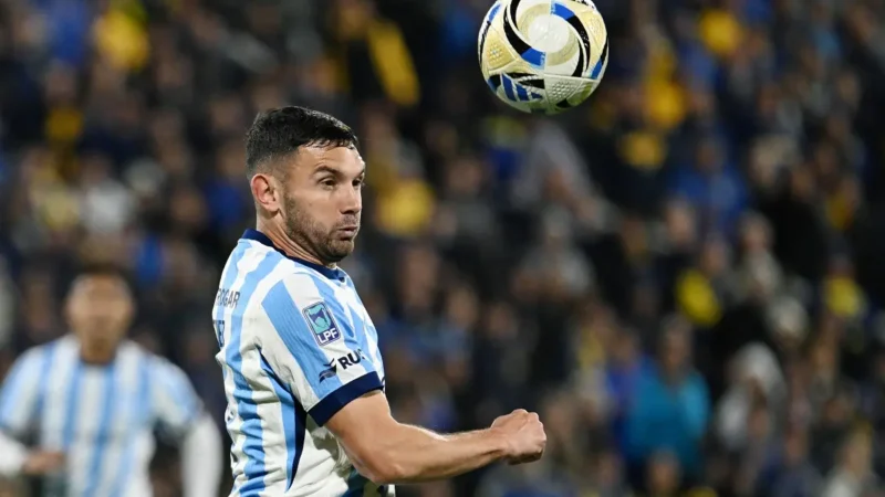 Maravilla Martínez marcó el segundo para Racing con un golazo de volea ante Boca