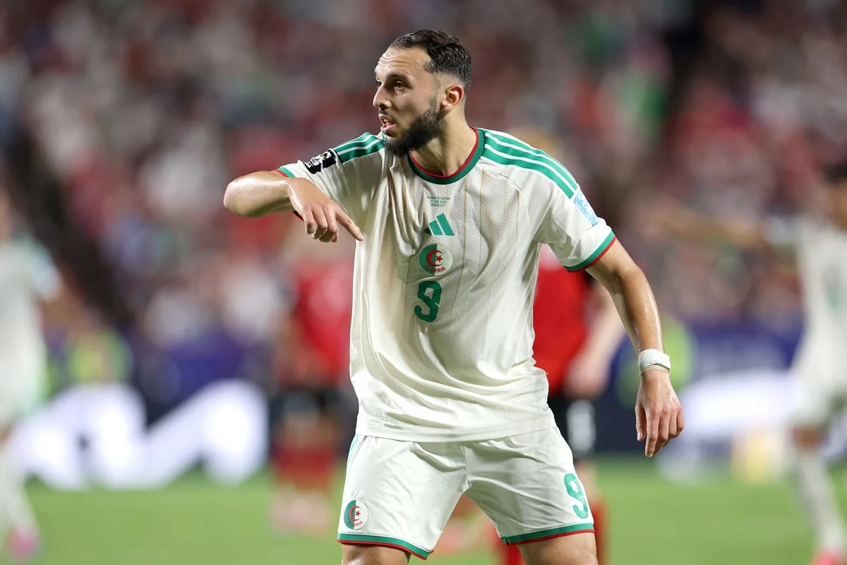 Amine Gouiri salió lesionado en Argelia y preocupó al Marsella