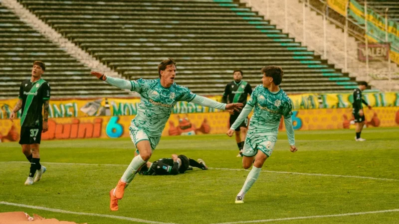 Aldosivi se ilusiona con un 3-1 a Banfield y Vombergar volvió a ser protagonista con un doblete