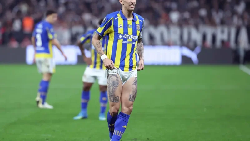 Ángel Di María, tras otro título de Rosario Central: «El tiro libre lo pateé así por Lionel Messi”