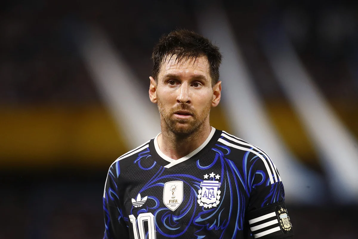 Quejas de hinchas argentinos por el sistema de entradas para despedir a Messi